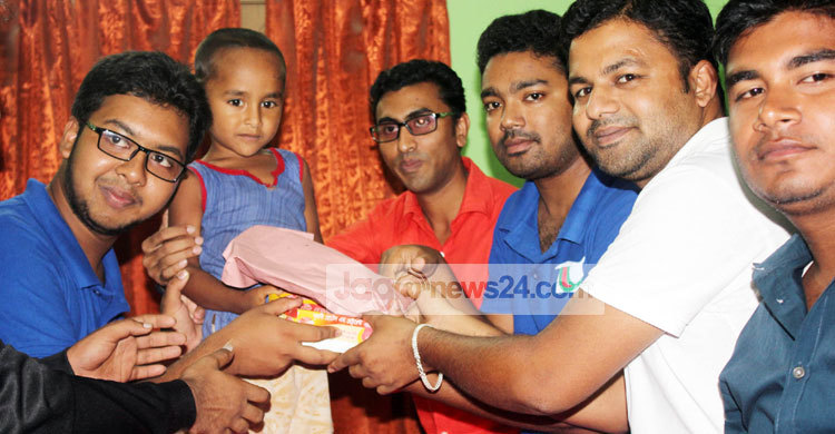 এবারো ওদের মলিন মুখে হাসি ফুটালো উত্তরের অভিযাত্রিক