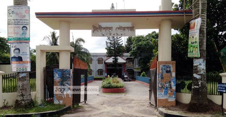 টুঙ্গিপাড়া পৌরসভায় কোটি টাকার কাজে টেন্ডারবাজির অভিযোগ