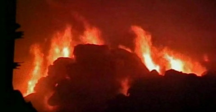 টঙ্গীর প্রিন্টিং কারখানায় আগুন 