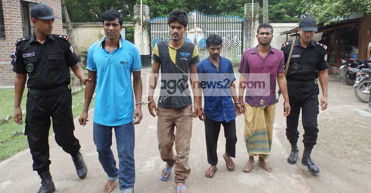 বিপুল পরিমাণ মাদকসহ ৪ ব্যবসায়ী আটক