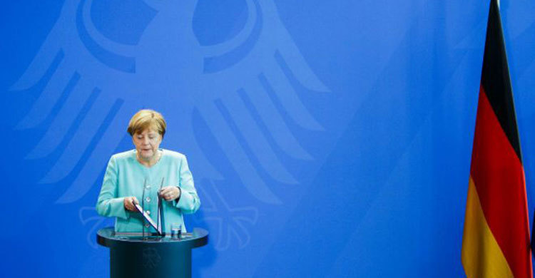 ব্রিটেনের ইইউ ত্যাগে কোনো তাড়া নয় : মেরকেল