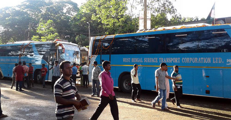 কলকাতায় ফিরে গেল বাস দুটি