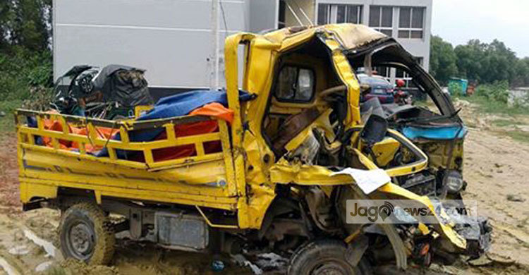 কুমিল্লায় বাস-পিকআপ সংঘর্ষে নিহত ২