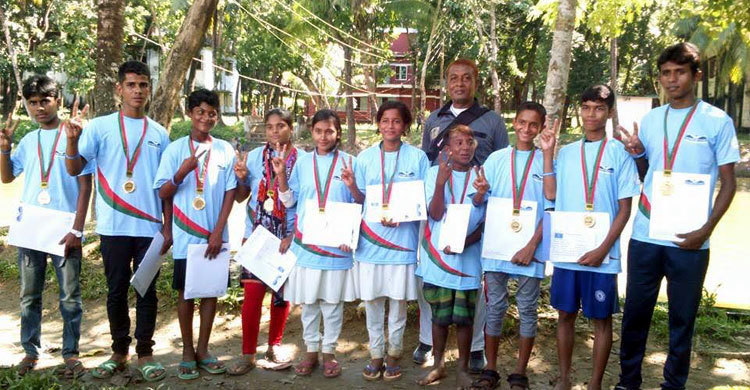 ঢাকার টিকিট পেলেন কক্সবাজারের ১৭ সাঁতারু