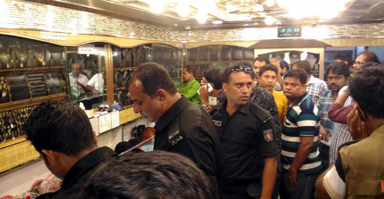 ফরিদপুরে বোমা ফাটিয়ে দুর্ধর্ষ ডাকাতি, ২০০ ভরি স্বর্ণ লুট