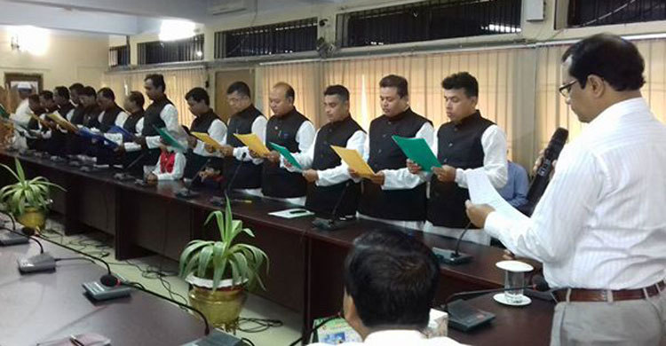 ফেনীতে ১৫ ইউপি চেয়ারম্যানের শপথ গ্রহণ