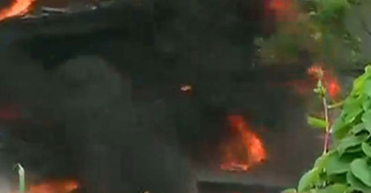 টঙ্গীতে কারখানায় আগুন