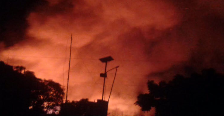 গাজীপুরে ঝুটের গুদামে ভয়াবহ অগ্নিকাণ্ড