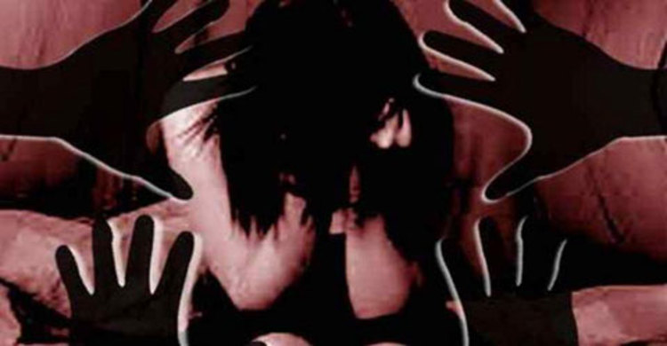 ভোট না দেয়ায় গৃহবধূকে গণধর্ষণ 