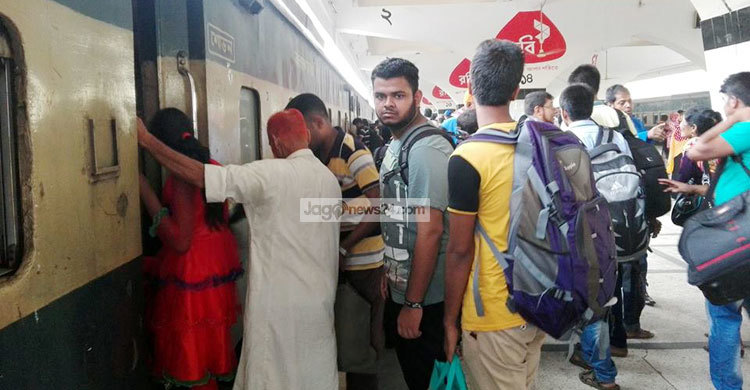 নাড়ির টানে বাড়ি ফেরা শুরু