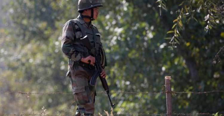 পাকিস্তানে আটক ভারতীয় সেনাকে ফিরিয়ে আনতে সচেষ্ট দিল্লি