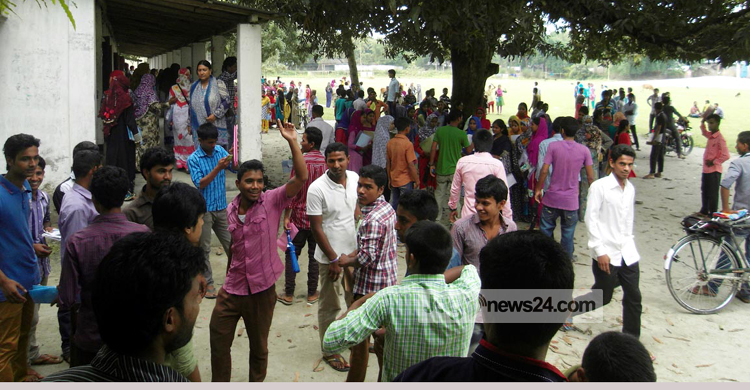 এইচএসসির ব্যবহারিক পরীক্ষায় অতিরিক্ত ফি আদায়ের অভিযোগ