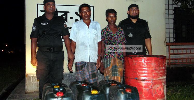 জামালপুরে ট্রেনের তেলসহ দুইজন আটক