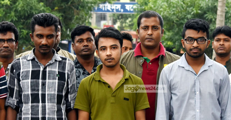 যশোরে হিযবুত তাহরীরের তিন সদস্যের আত্মসমর্পণ