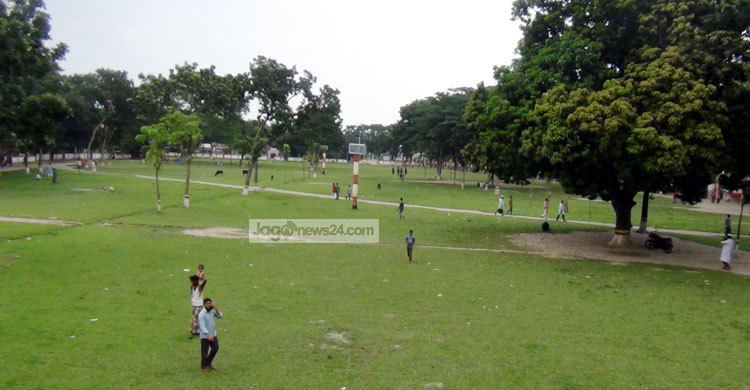 ছাতা ও ব্যাগ নিয়ে শোলাকিয়ায় প্রবেশ নিষেধ