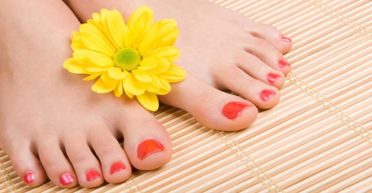 ভাগ্য যখন পায়ের আঙুলে!