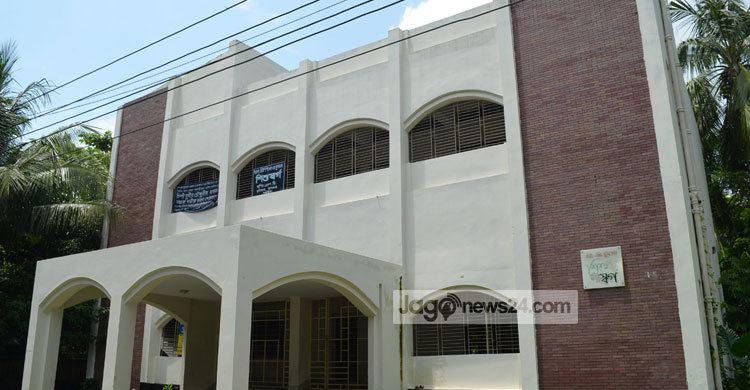 বন্ধ হতে বসেছে চিত্রশিল্পী সুলতানের শিশুস্বর্গ