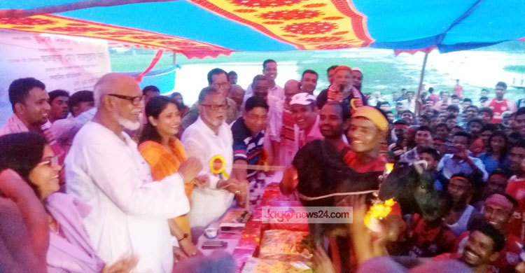 ভৈরবে ঐতিহ্যবাহী নৌকা বাইচ ও সাঁতার প্রতিযোগিতা