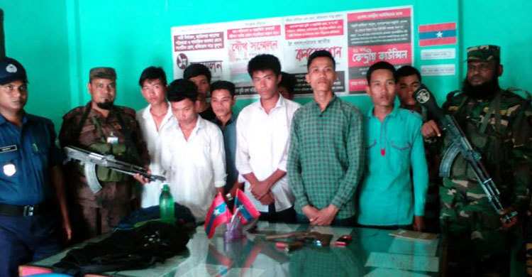 পানছড়িতে অস্ত্র ও গুলিসহ আটক ৯