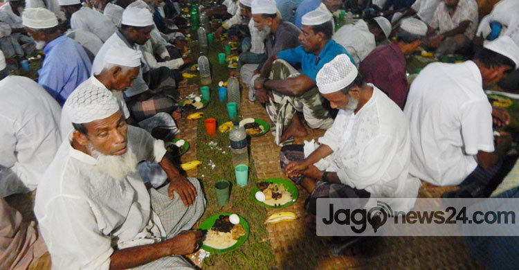 বিশ্বের দ্বিতীয় বৃহত্তম ইফতার মাহফিল সাতক্ষীরার নলতায়