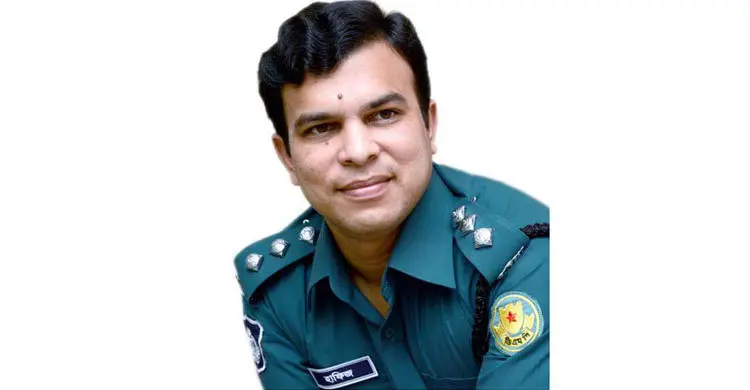 পুলিশদের কষ্ট নিয়ে কখনো ভেবেছেন কি