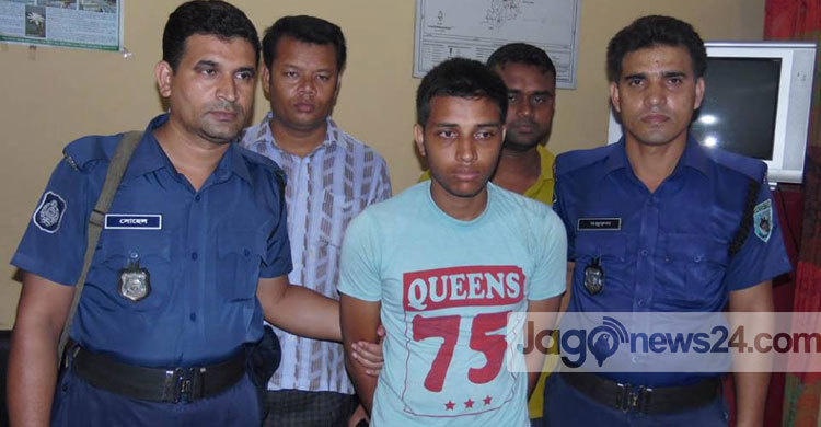 বিয়ের প্রস্তাবে রাজি না হওয়ায় স্কুলছাত্রীকে ছুরিকাঘাত