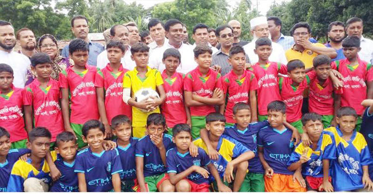 শার্শায় বঙ্গবন্ধু ও বঙ্গমাতা গোল্ডকাপ ফুটবলের ফাইনাল অনুষ্ঠিত