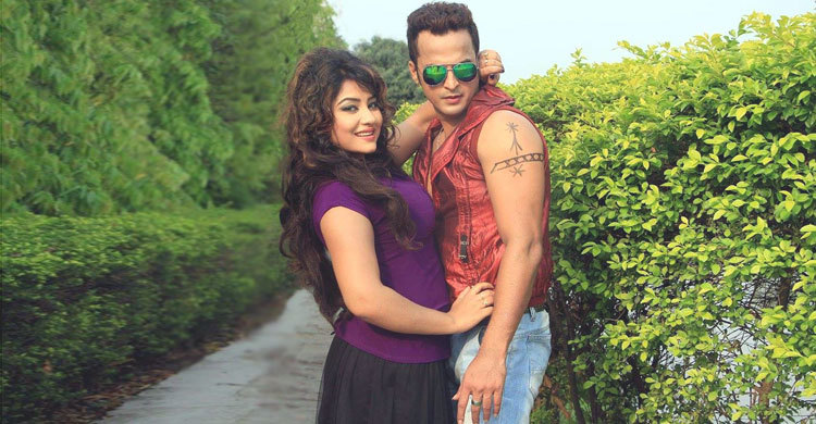 চলছে আদি-তানিনের রোমান্স! 