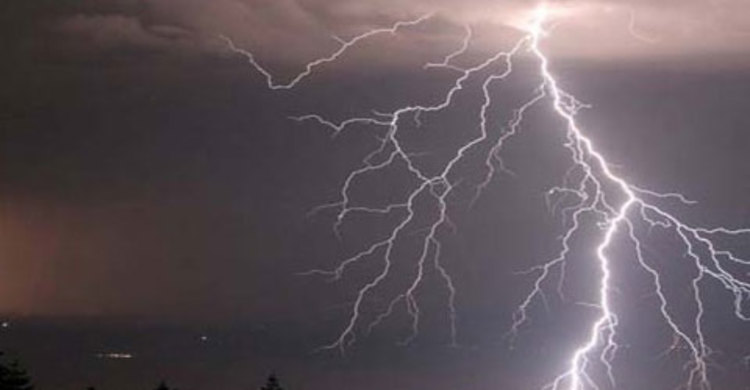 তেঁতুলিয়ায় বজ্রপাতে পাথর শ্রমিকের মৃত্যু