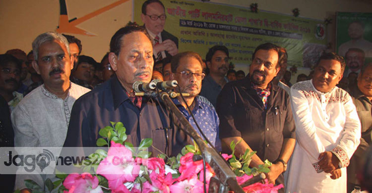 দেশে রাজনীতি বলতে কিছু নেই : এরশাদ