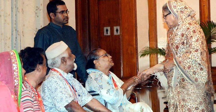 তিন শিল্পীকে অনুদান দিলেন প্রধানমন্ত্রী