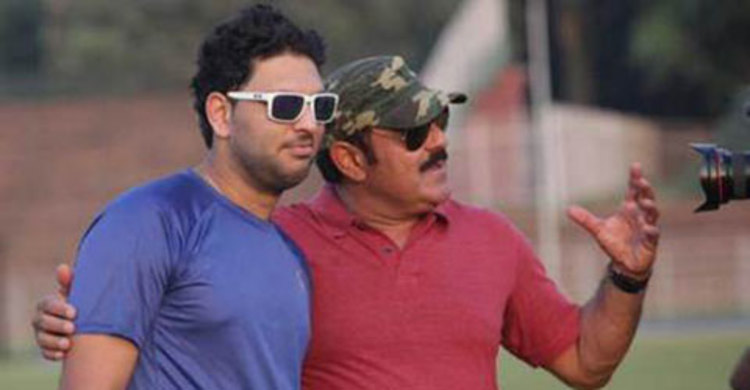 ধোনির উপর চটেছেন যুবরাজের বাবা