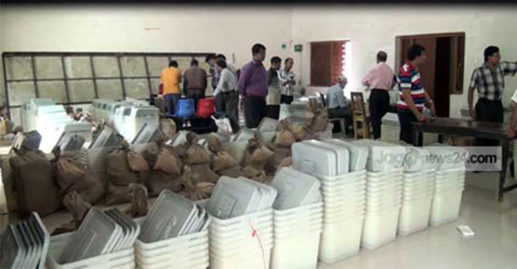 কুষ্টিয়ার কেন্দ্রগুলোতে নির্বাচনী সরঞ্জাম সরবরাহ