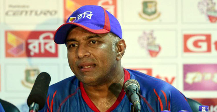 হাতুরুসিংহেই থাকছেন মাশরাফিদের কোচ