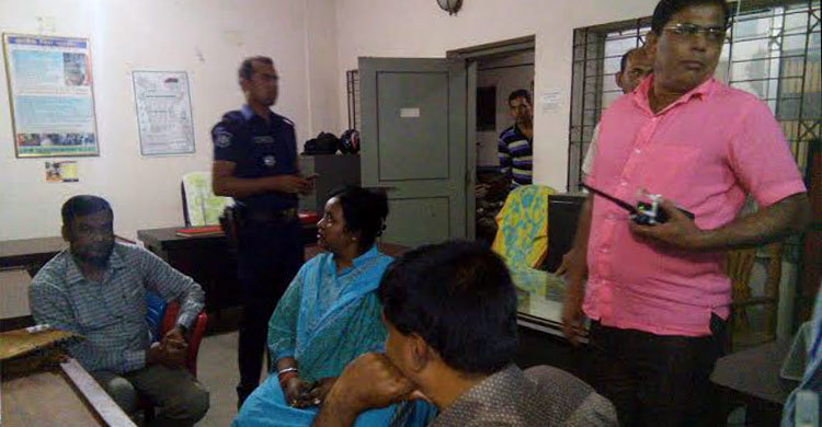 নাসিকের ঠিকাদারকে ছাড়িয়ে নিতে থানায় মেয়র আইভী