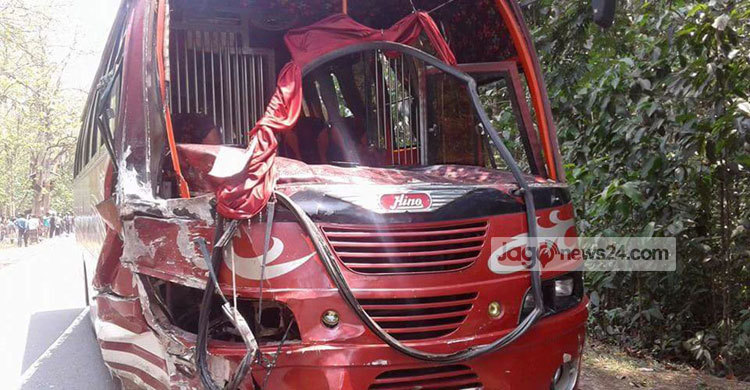 কক্সবাজারে সড়ক দুর্ঘটনায় নিহত ৫ 