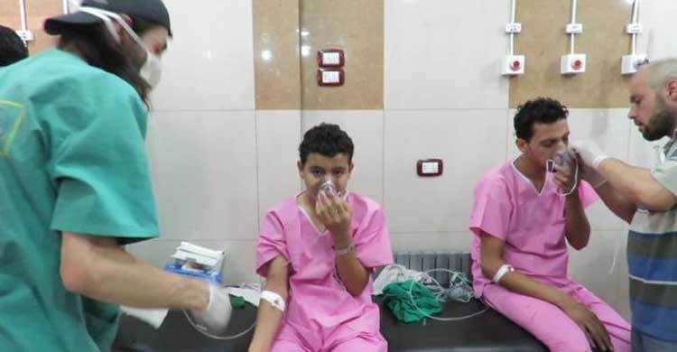 Syria conflict: Government helicopters ‘drop chlorine’ on Aleppo