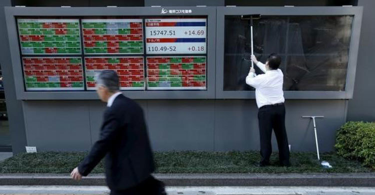 Asian stocks edge up, kiwi flies as central bank stands pat