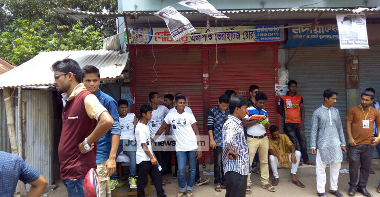 সিল মারার দায়িত্বে এরা কারা?