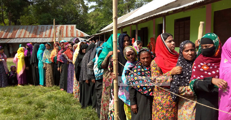 কসবায় শান্তিপূর্ণ ভোটগ্রহণ চলছে