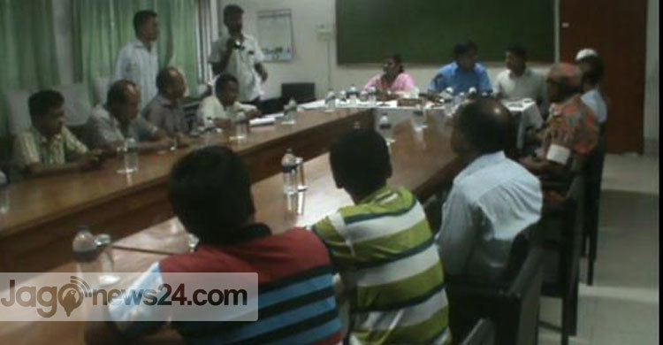 রোয়ানু মোকাবেলায় বাগেরহাটে খোলা হয়েছে ১৬টি কন্ট্রোলরুম