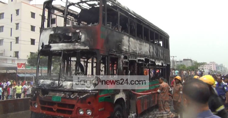 গাজীপুরে সড়ক দুর্ঘটনায় দুই ভাই নিহত : বাসে আগুন
