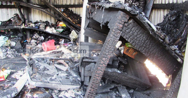 মামলা করে নিরাপত্তাহীনতায় ভুগছেন মুক্তিযোদ্ধার পরিবার