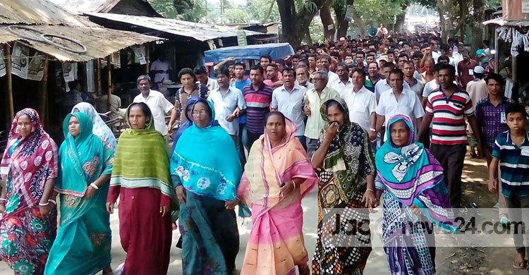 ফুলছড়িতে নির্বাচনের দাবিতে বিক্ষোভ