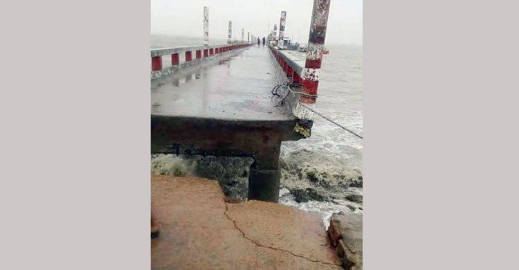কুতুবদিয়া-মগনামা জেটিঘাটে ফাটল