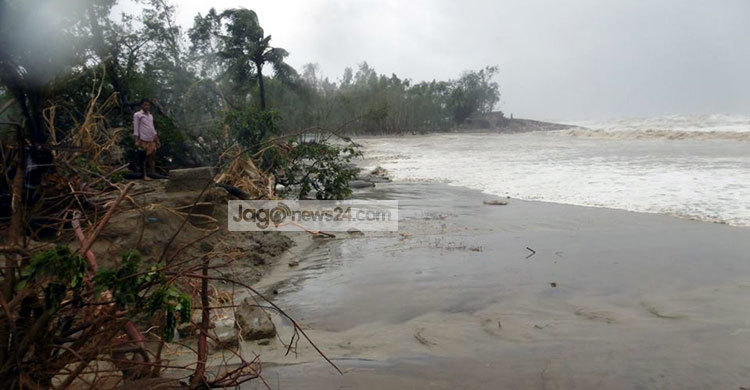 রোয়ানুতে বিপর্যস্ত উপকূলে জোয়ার-ভাটা 