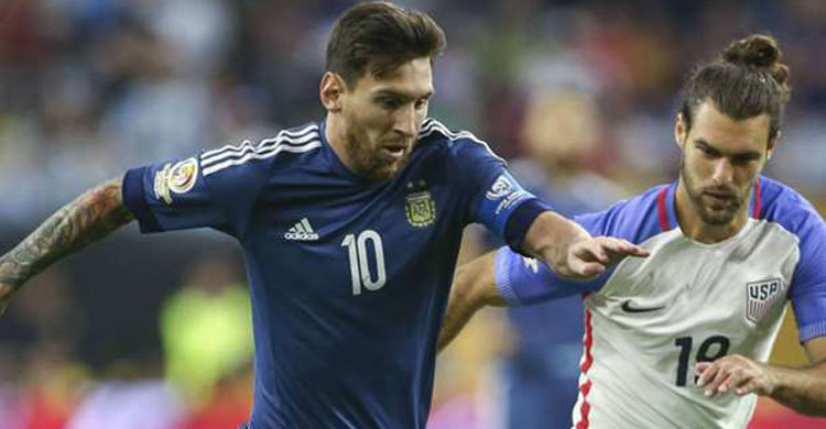 Messi breaks record on free kick