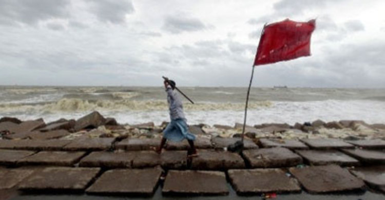 বঙ্গোপসাগরে নিম্নচাপ : মংলা বন্দরে সতর্কতা