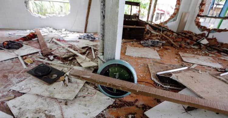 Myanmar mob burns down mosque