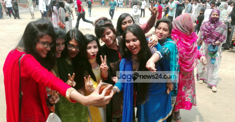 খুলনার মেয়েরা আবারো এগিয়ে 